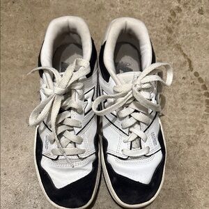 New Balance 550 Athletic Shoe - Big Kid - White / Black / Raincloud size 4